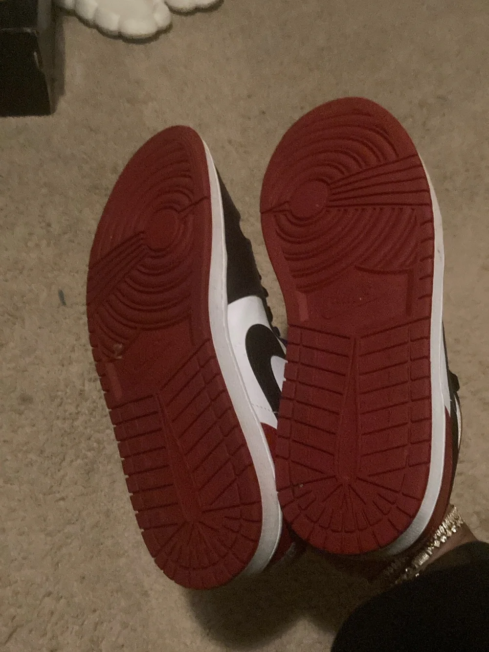 -Jordan Low-Top Sneakers in Black/Red/White-